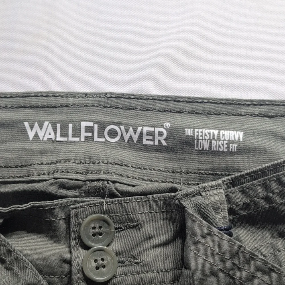 Wallflower Olive Green Cargo Flare Jeans Size 0 NWT
